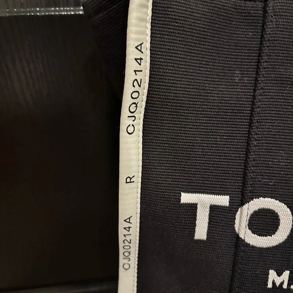 Marc Jacobs Black Tote Bag - Picture 11 of 11
